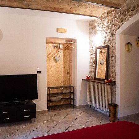 Giardino Sul Fiume Appartement Ascoli Piceno Buitenkant foto