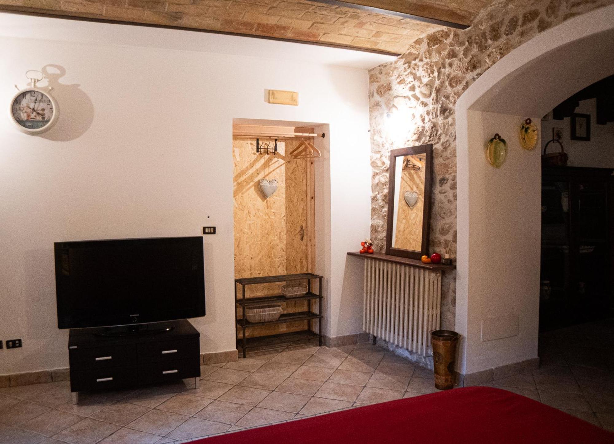 Giardino Sul Fiume Appartement Ascoli Piceno Buitenkant foto